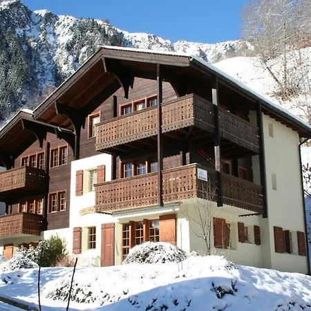 アパート Arnika ナータース